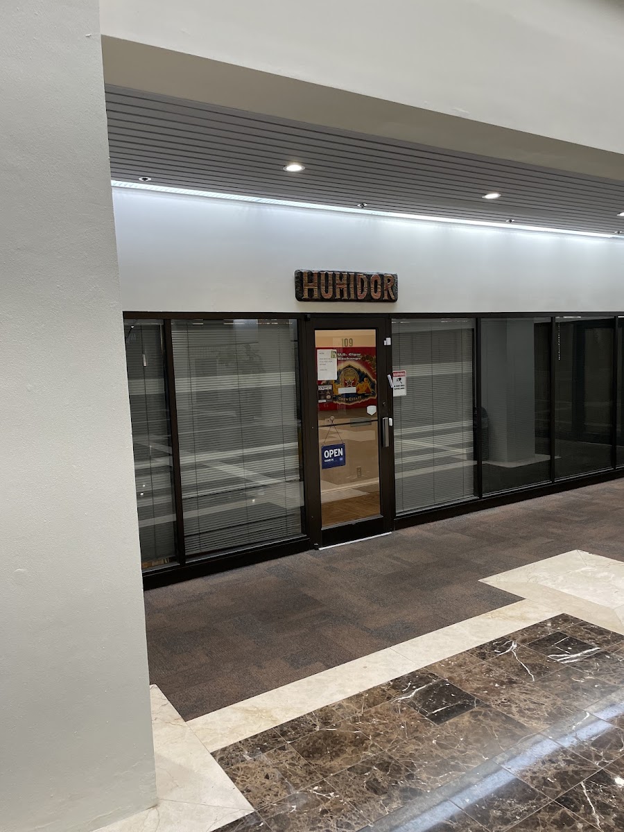 The humidor and lounge at Us Cigar Exchange